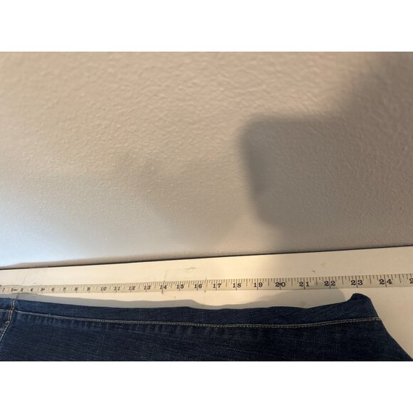 Simply Vera Vera Wang Women Jeans Sz 8 Blue Denim Cropped Straight MidRise Comfy - Picture 10 of 12